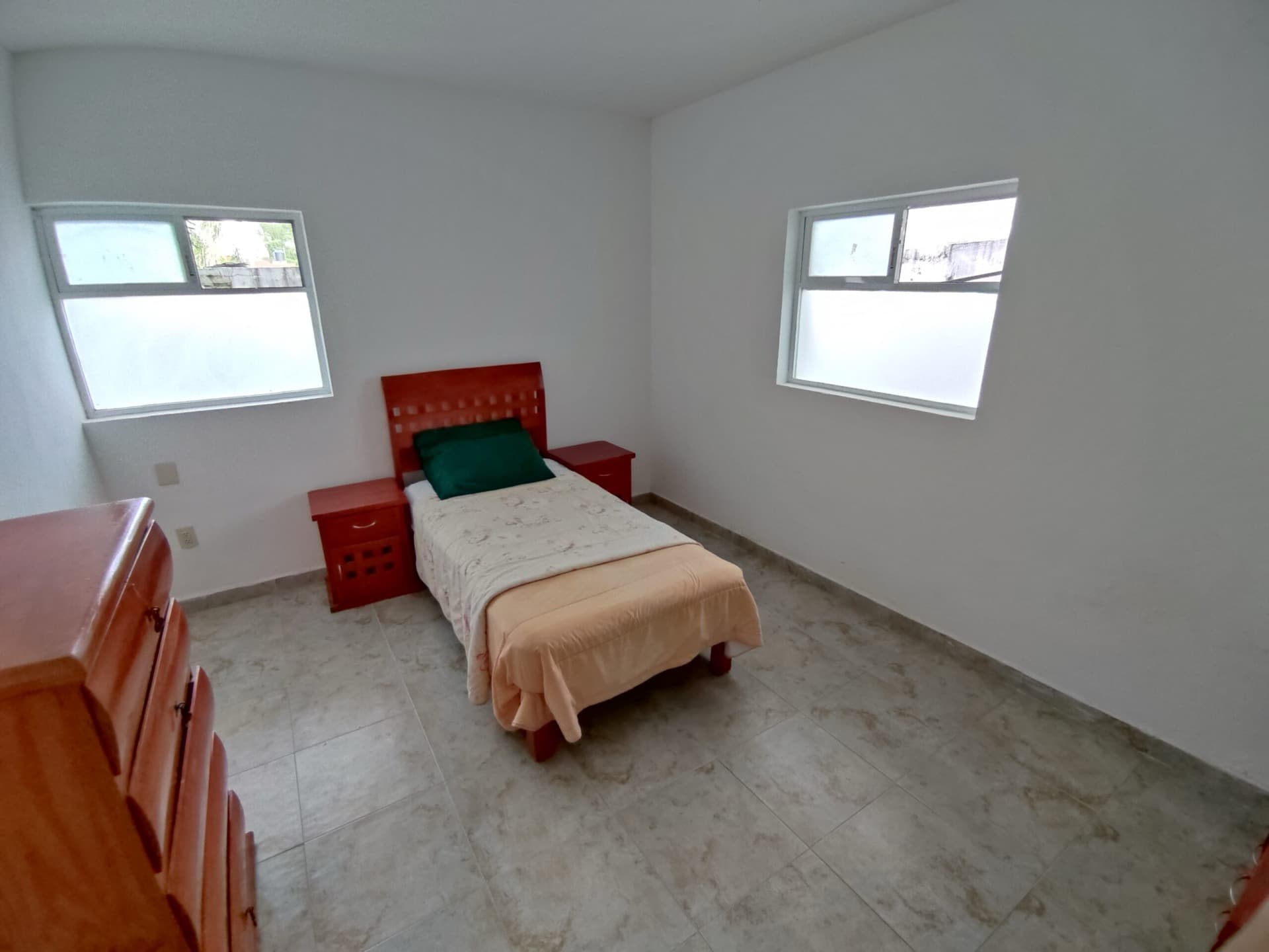 Habitación individual luminosa